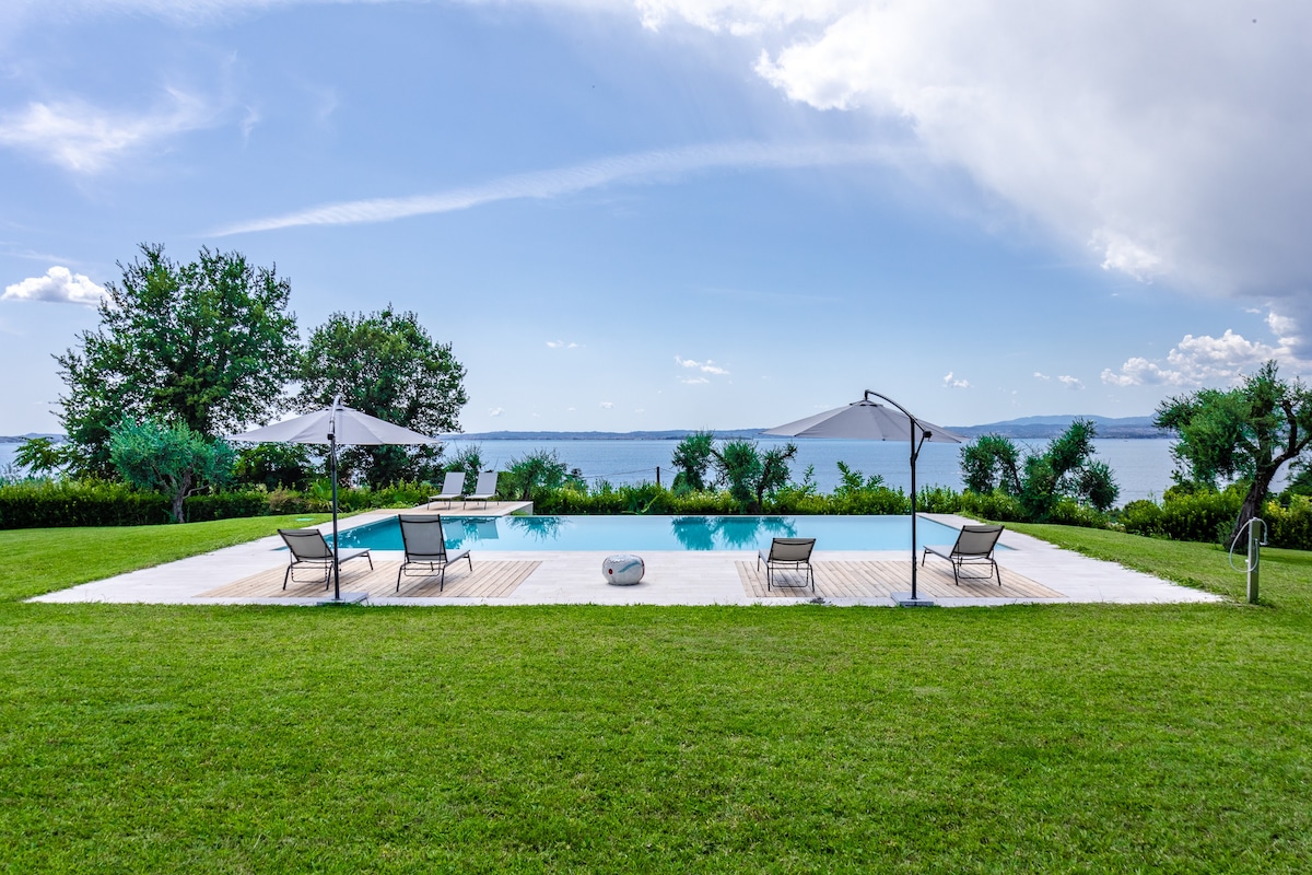 Luxury villa on the Garda Lake