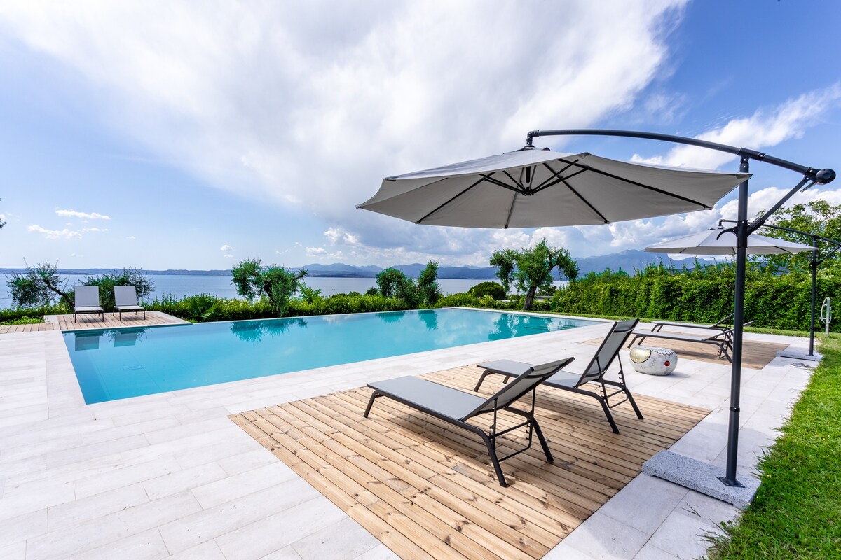 Luxury villa on the Garda Lake