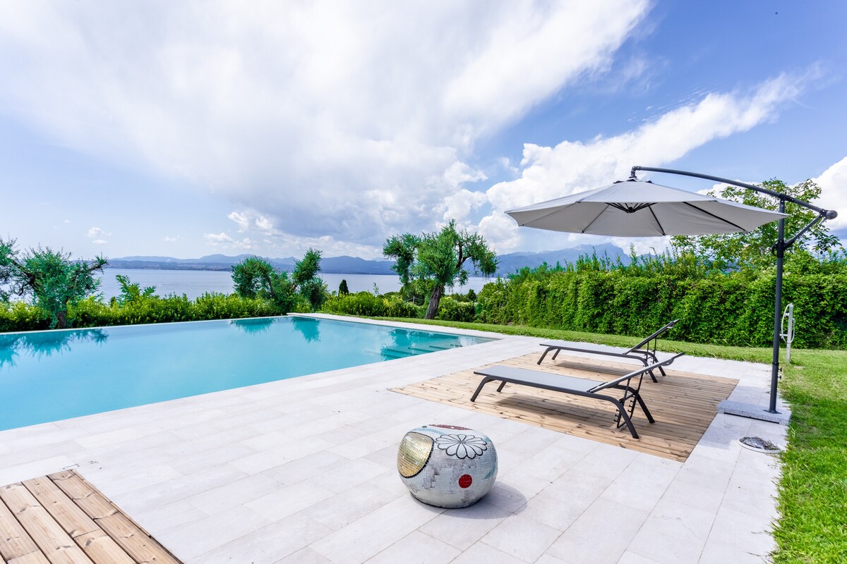 Luxury villa on the Garda Lake
