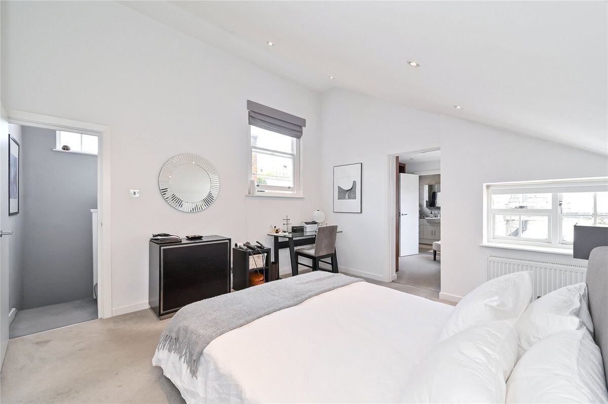 Large 3 Bed Covent Garden Flat