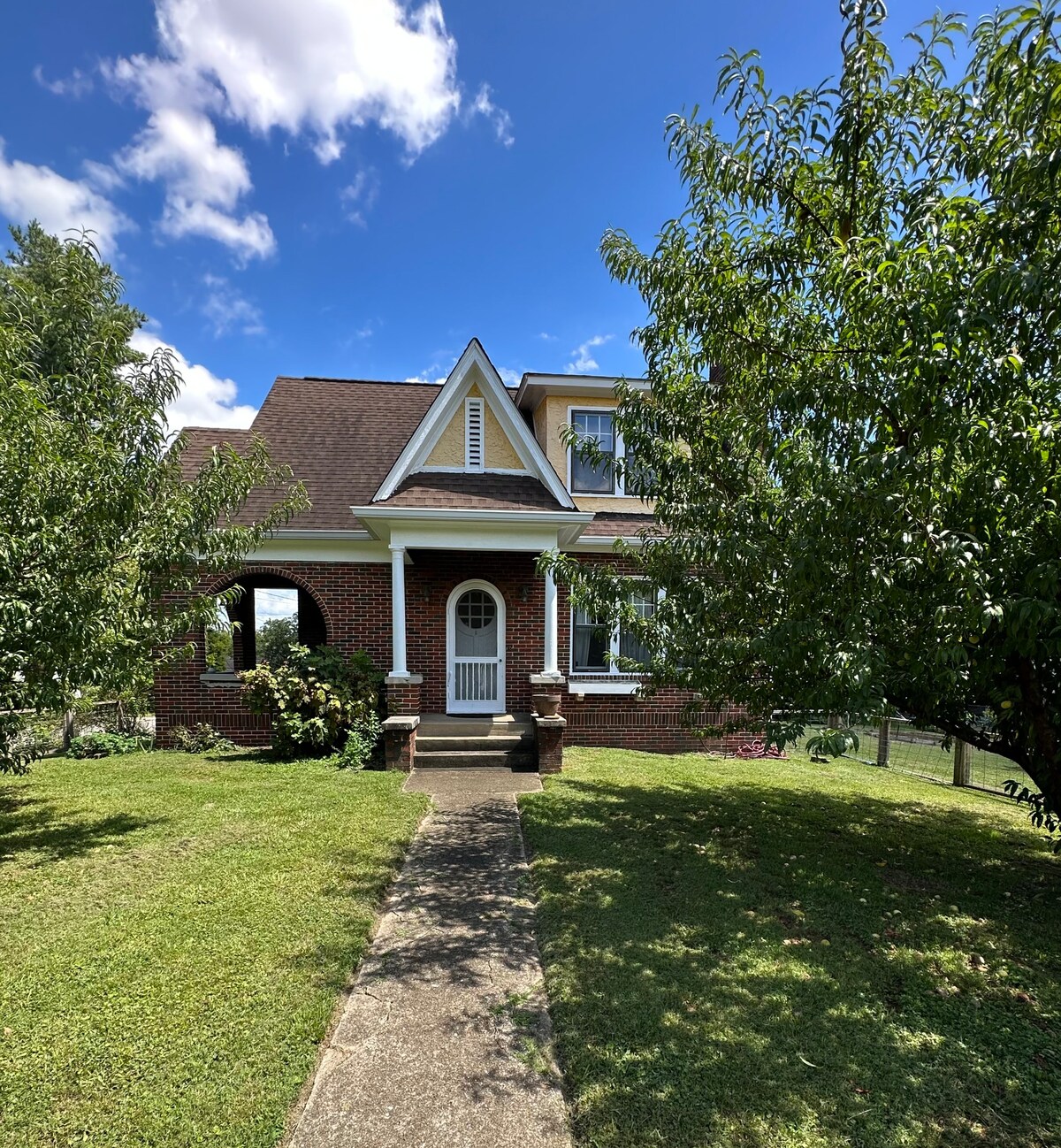 Charming Chattanooga Tudor!