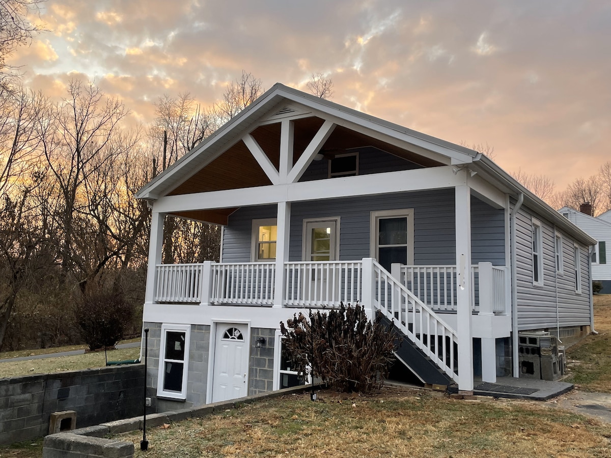 Cute home on downtown greenway