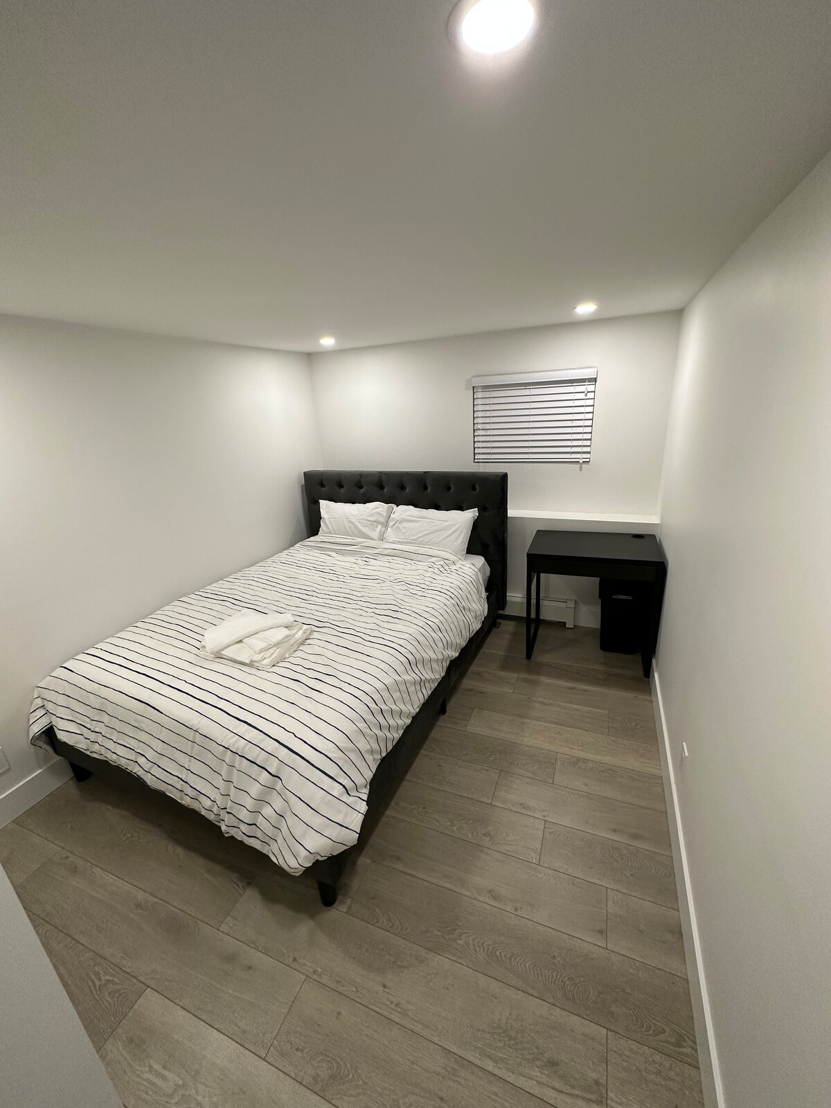 卧室1 -舒适的中央地面层套房