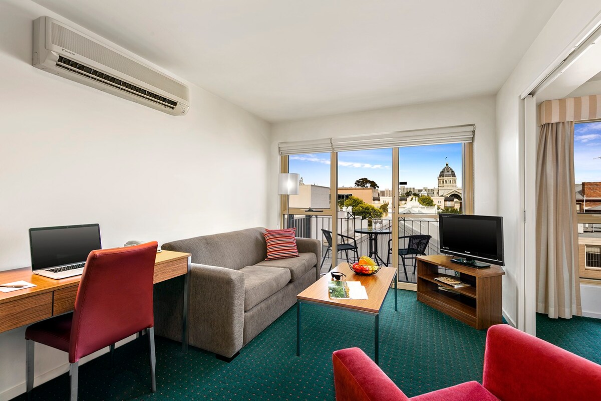 Carlton Central Hotel One Bedroom Apartment