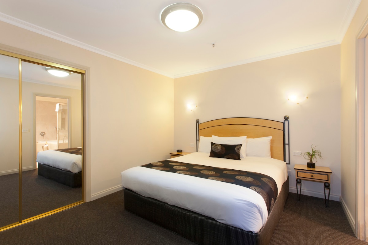 Melbourne Metropole Central Hotel 1BD APT with Spa