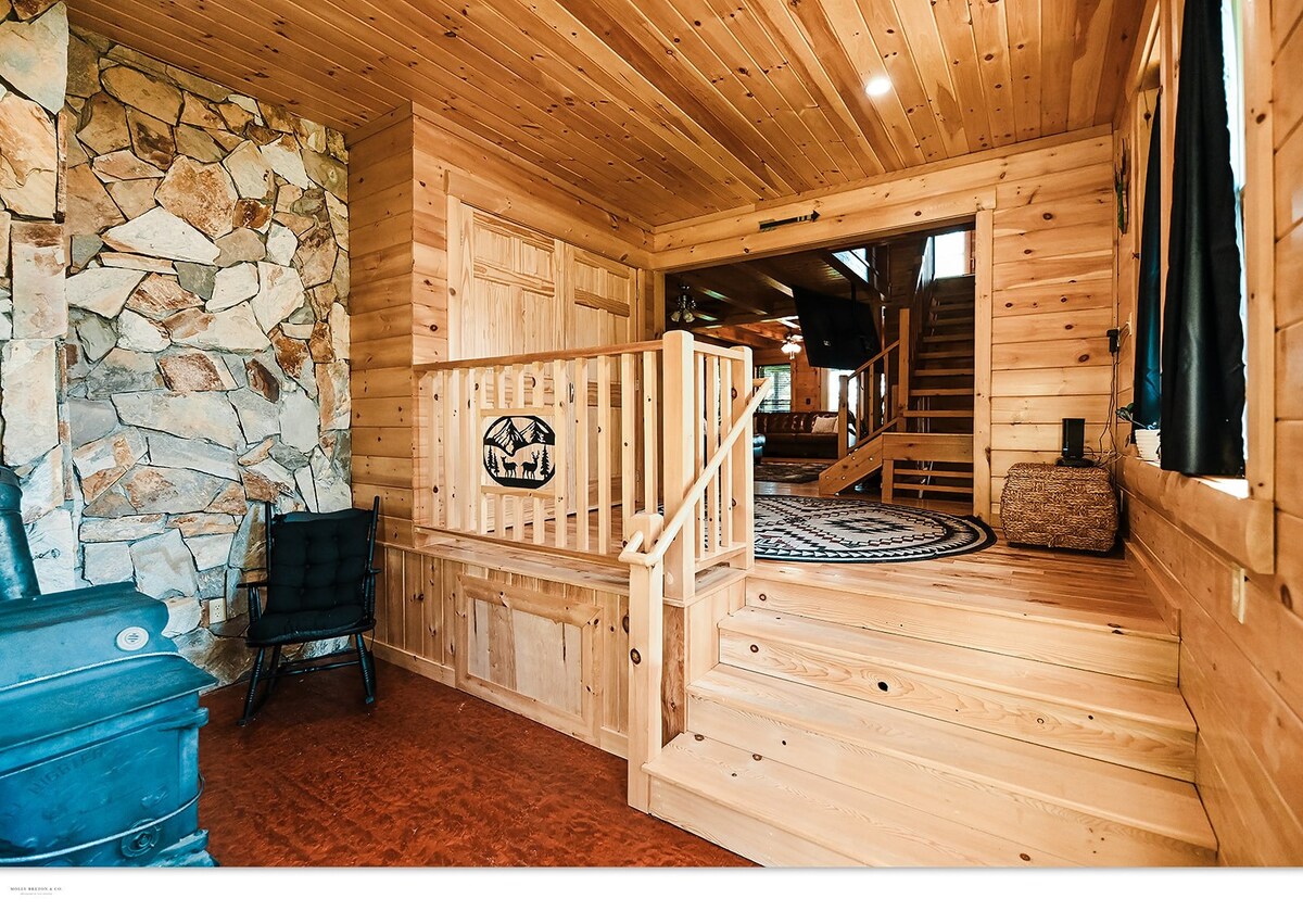 Log Cabin on over 15 acres