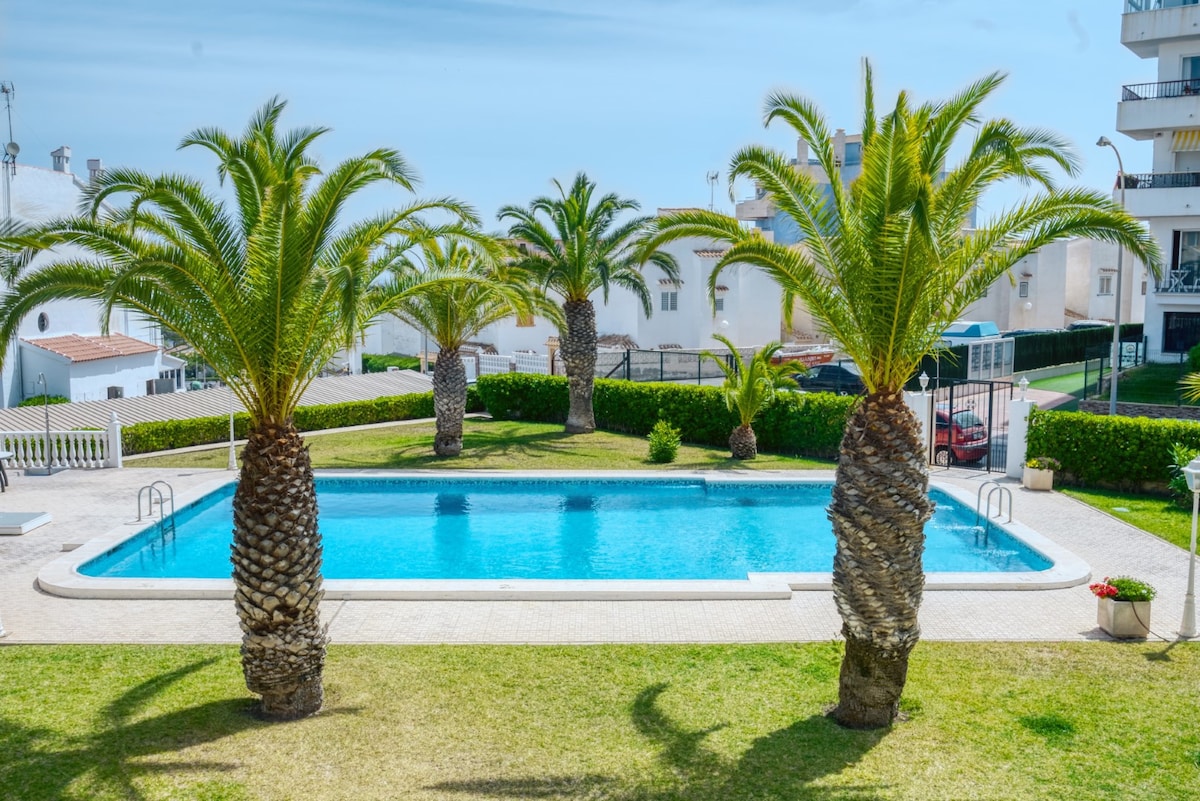 Apartment with sea&pool