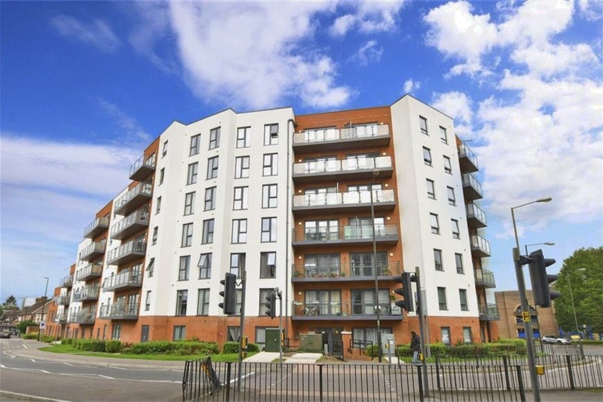 Lovely 2 Bed Apartment+Parking&Workstation&Balcony