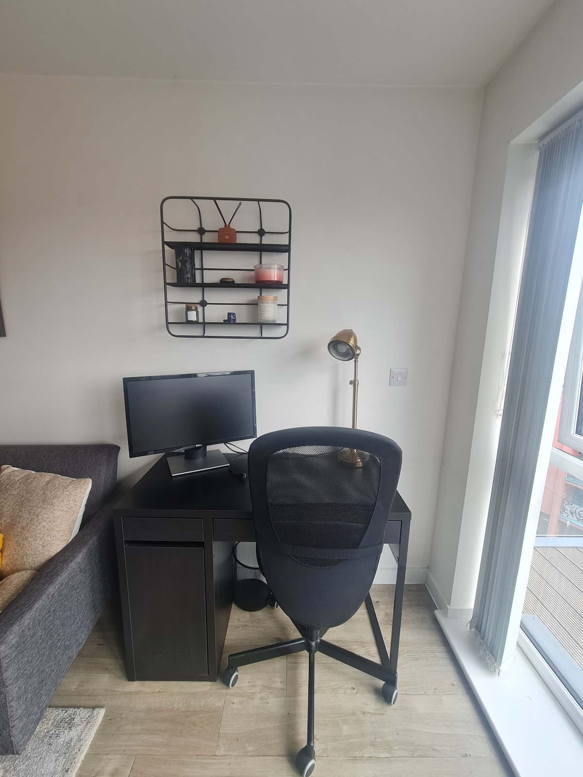 Lovely 2 Bed Apartment+Parking&Workstation&Balcony