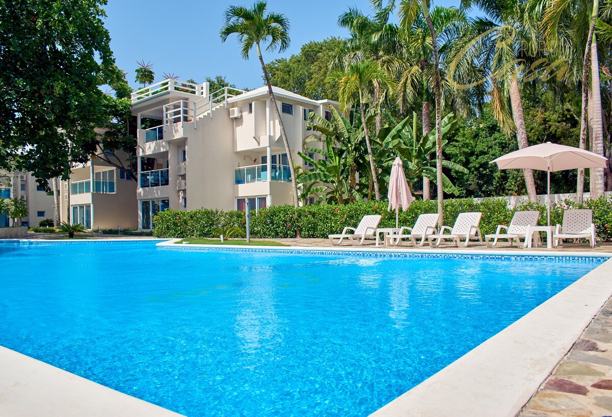 4 Hotel rooms Tropical Casa Laguna