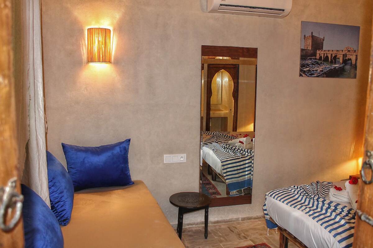 Essaouira、Riad Belikoss泳池和水疗中心