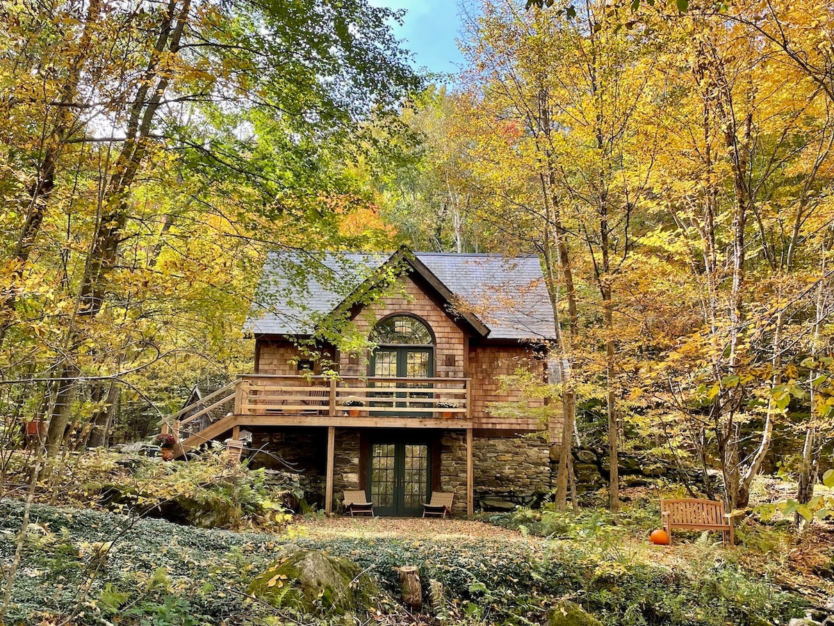 Vail Brook Cottage - A Storybook Woodland Retreat