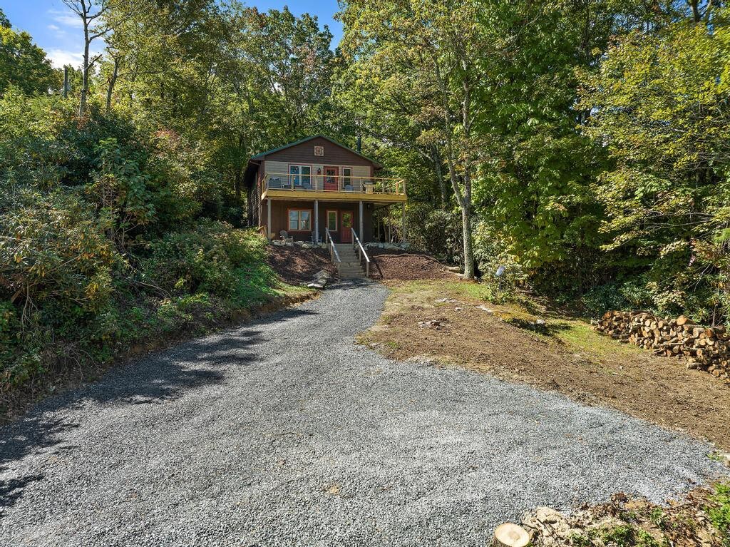 NEW cabin, VIEWS, firepit, hikes, Blowing Rock