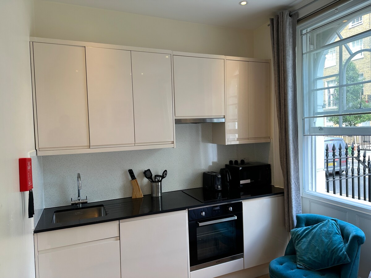 Newly Refurbished Family Studio Baker St G3