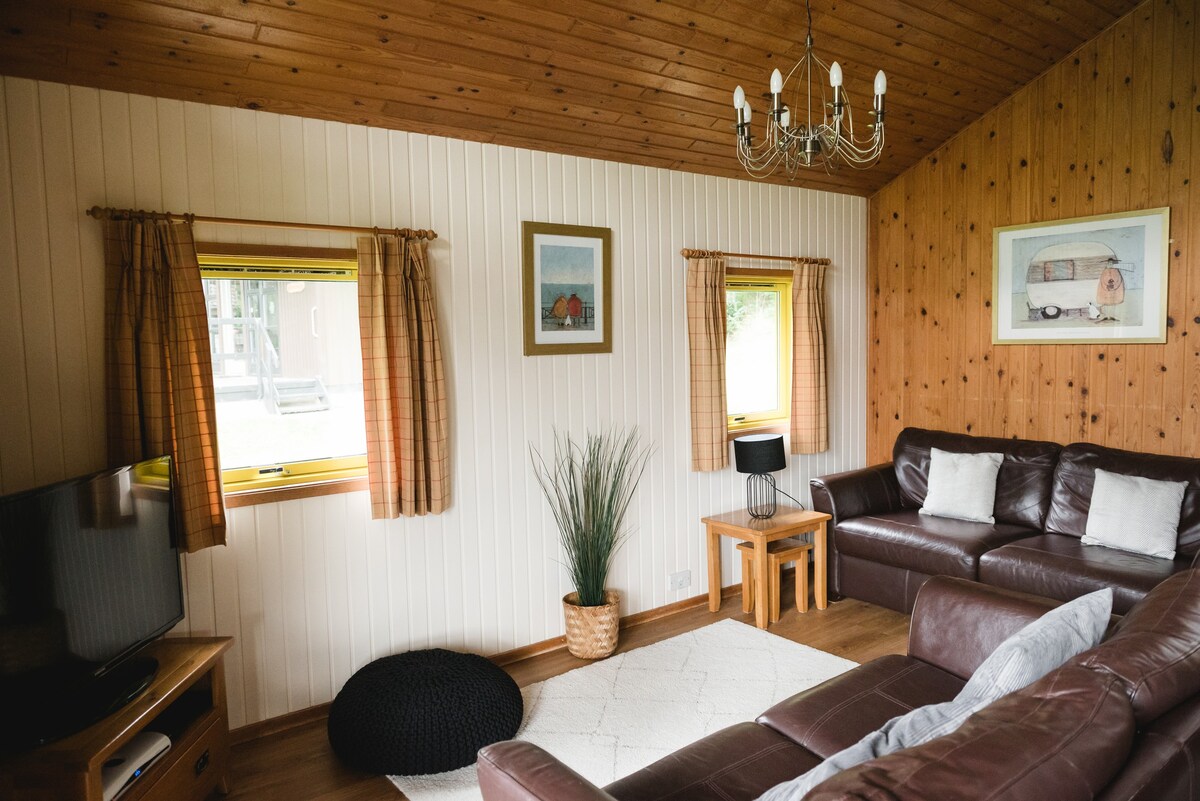 Lakeside lodge on the shores of Loch Tay