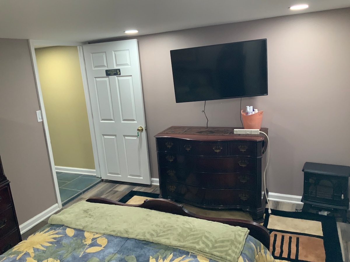 Cozy 3 bed near PHL Airport/Free Parking w/Patio