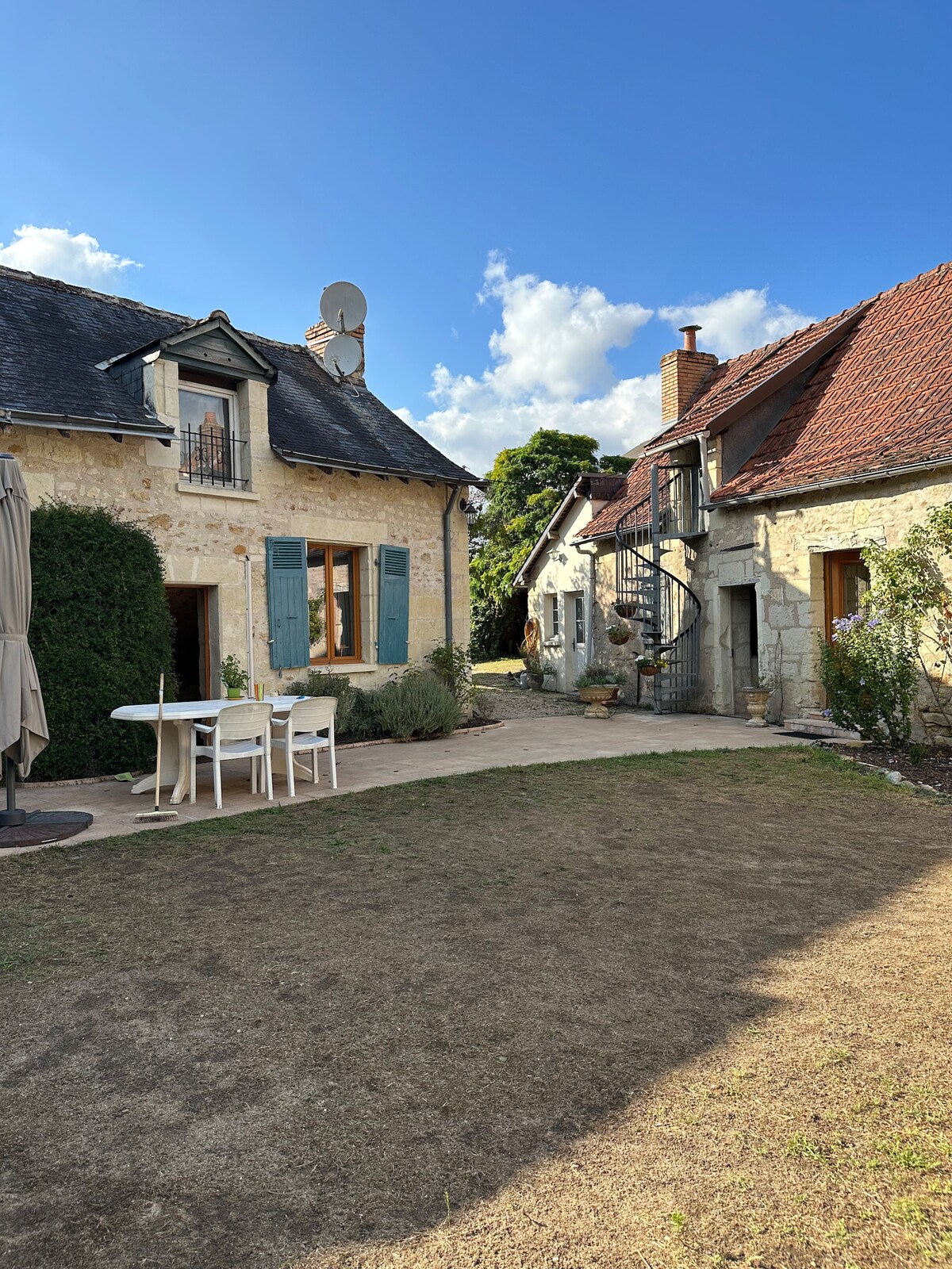 Charming traditional gîte with pool, sleeps 7-9