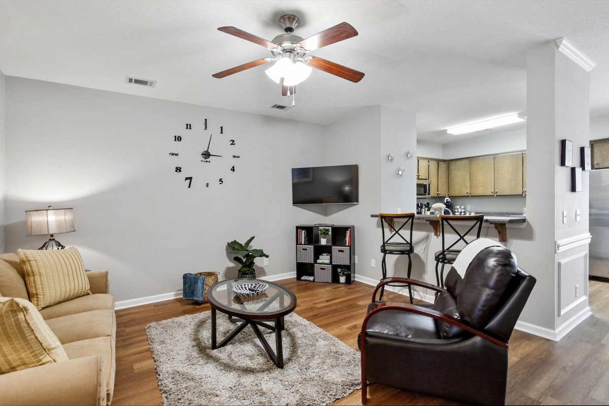 Cozie Townhome (2BR/2.5Bath) Home in Savannah