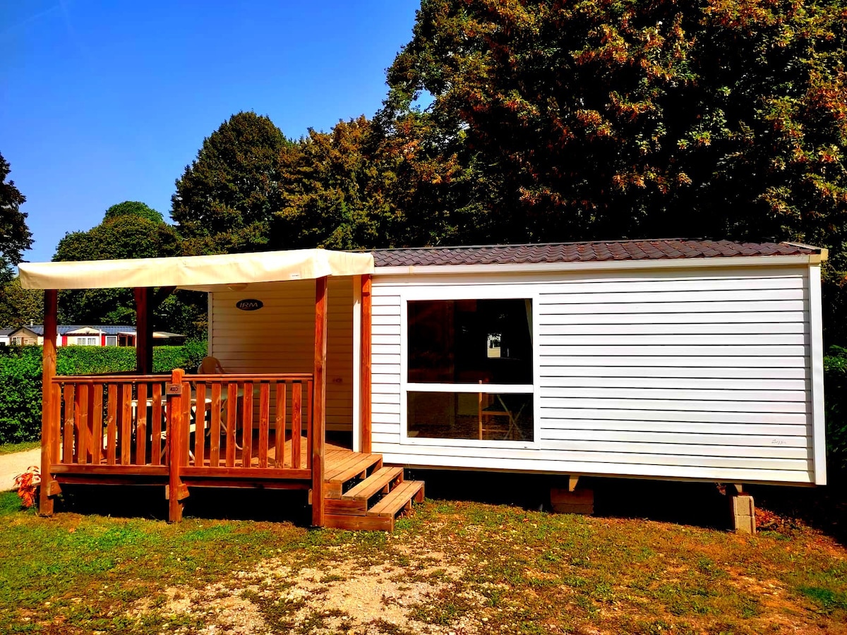 Maison près de l'entrée du camping