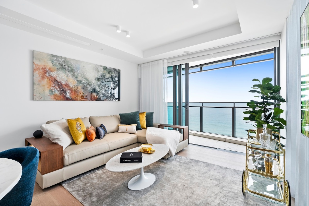 2 Bed Stylish Apt with Ocean Views at Jewel