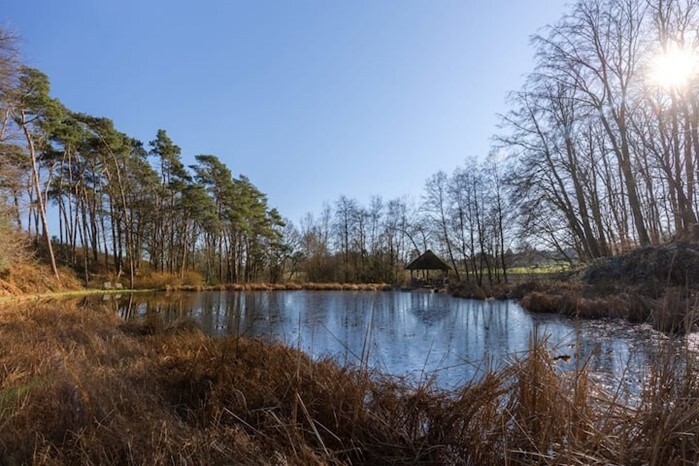 湖畔公寓（ Lakeside Apartment ）