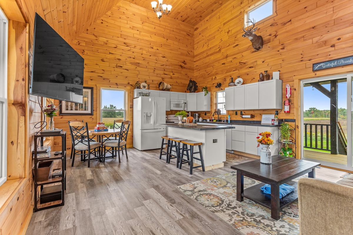 Cozy Cabin, Luxury Hot Tub, GameRoom -Lake Huron