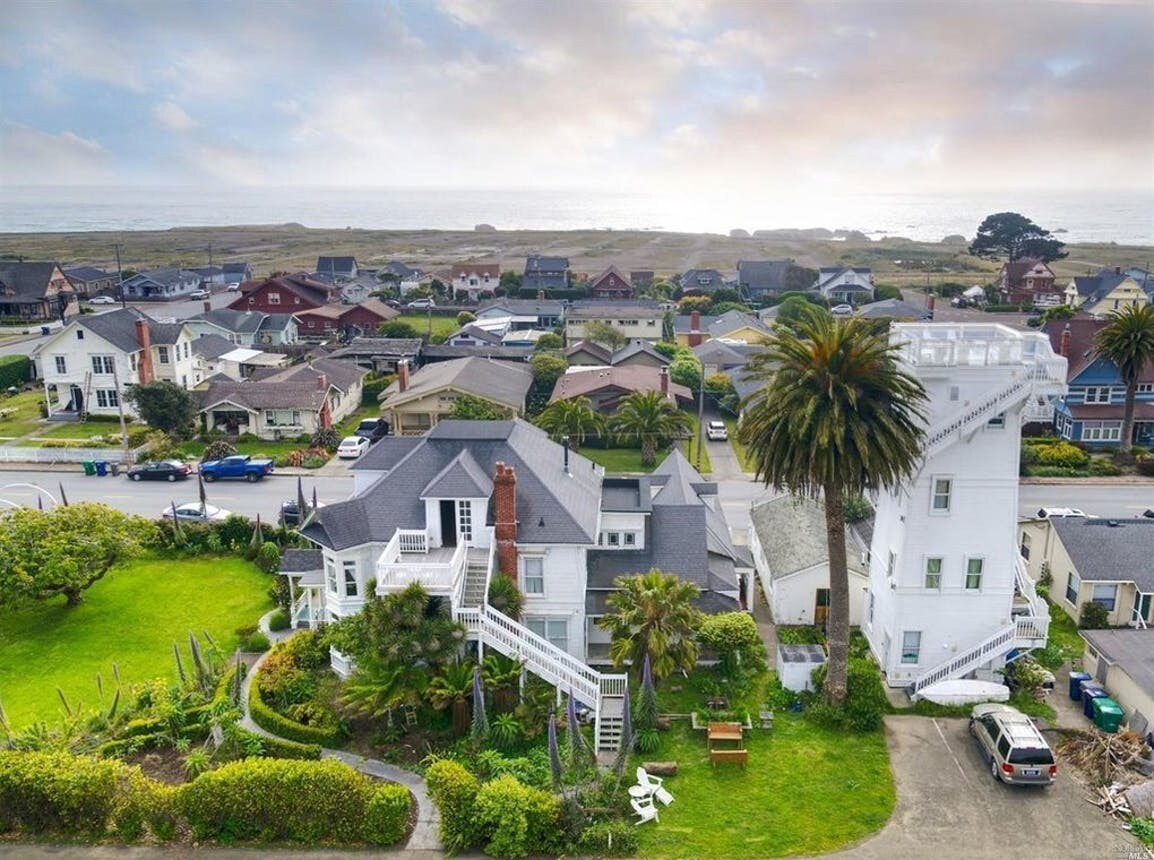 Weller House Historic Coastal Mansion and Ballroom