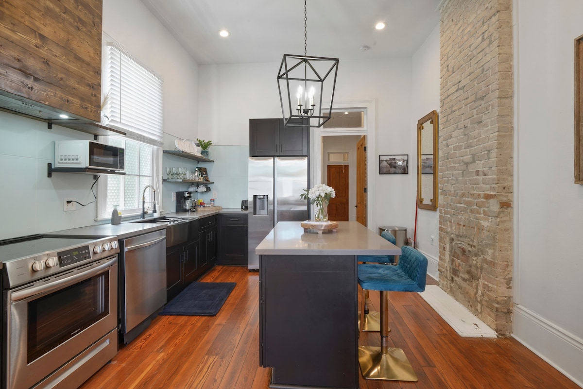 Historic Treme Gem: 3BR/2BA Jazz Oasis