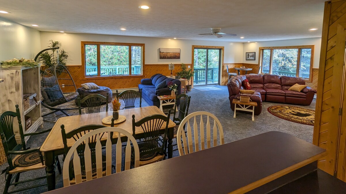 Remote & Cozy on 19 acres - Narina Trail access!