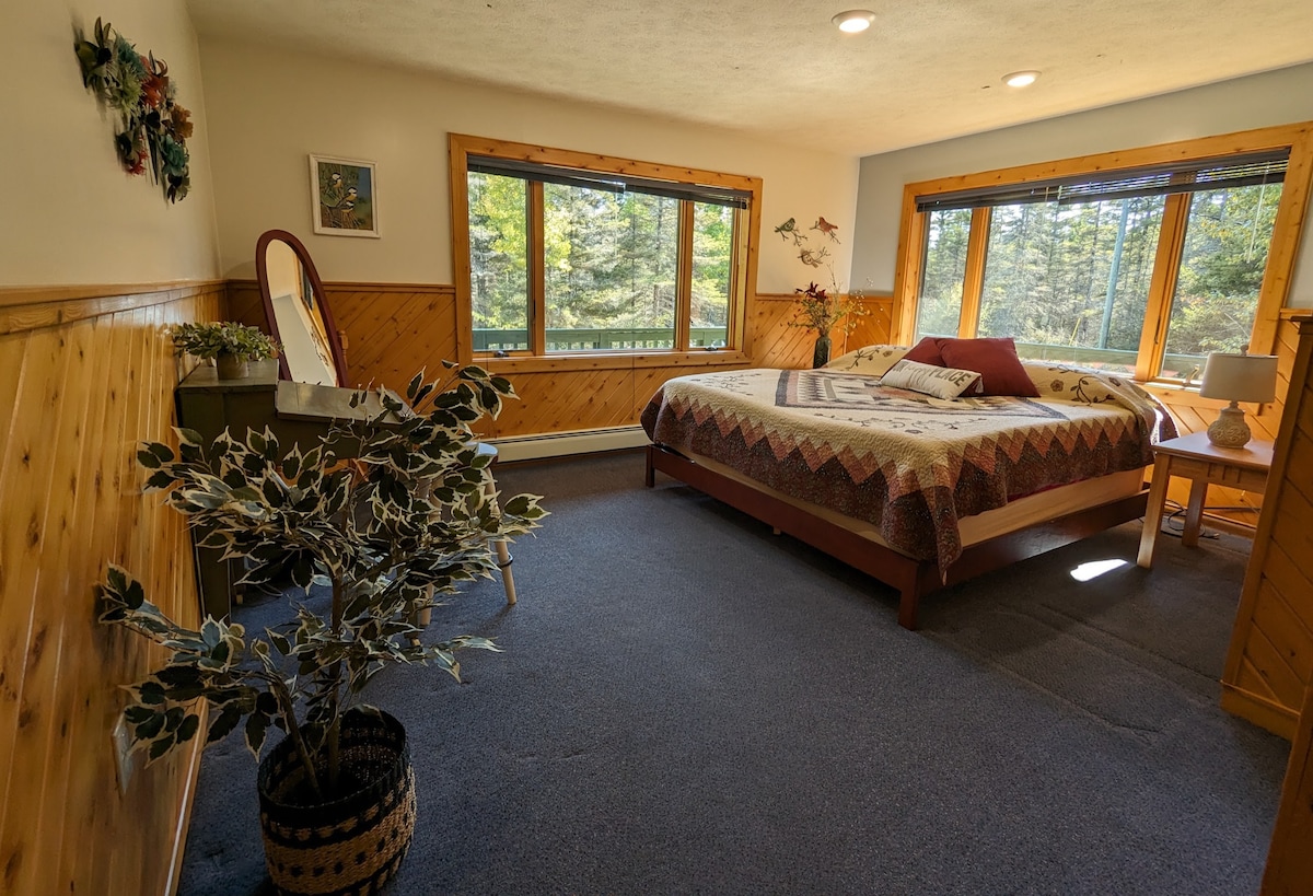 Remote & Cozy on 19 acres - Narina Trail access!