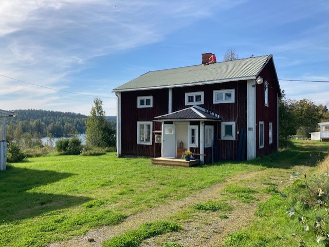 Linneas Hus, vid vatten och Höga kusten