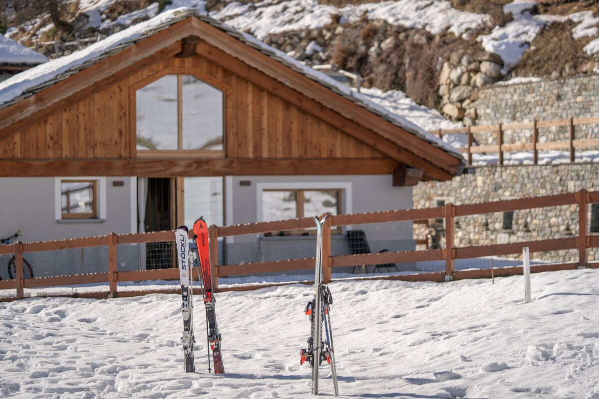 Fairway Lodge - Luxury Ski & Golf Chalet