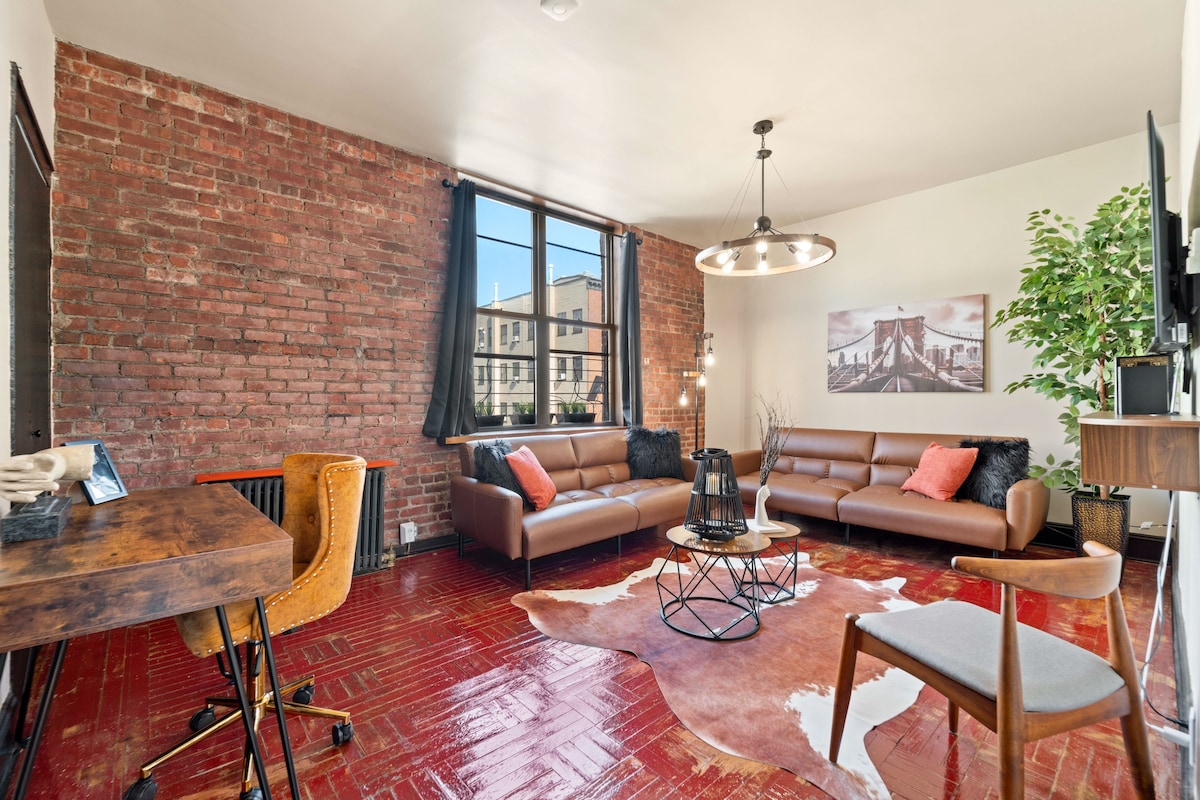 Artistic Loft A Century-Old Gem