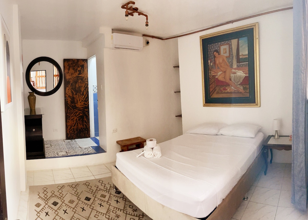 Double room in charming hostel in Getsemani!