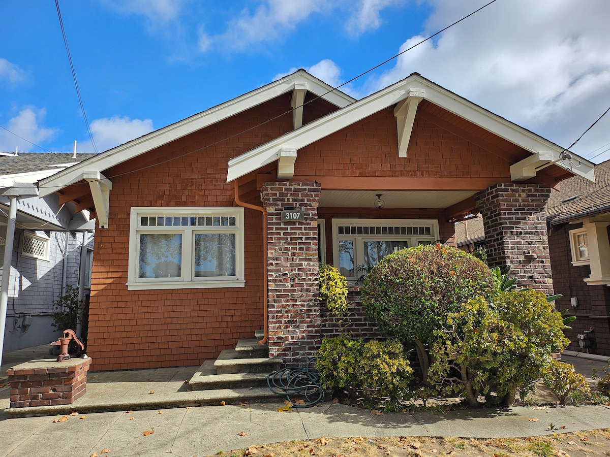 Charming old craftsman with 3 beds and 2 baths