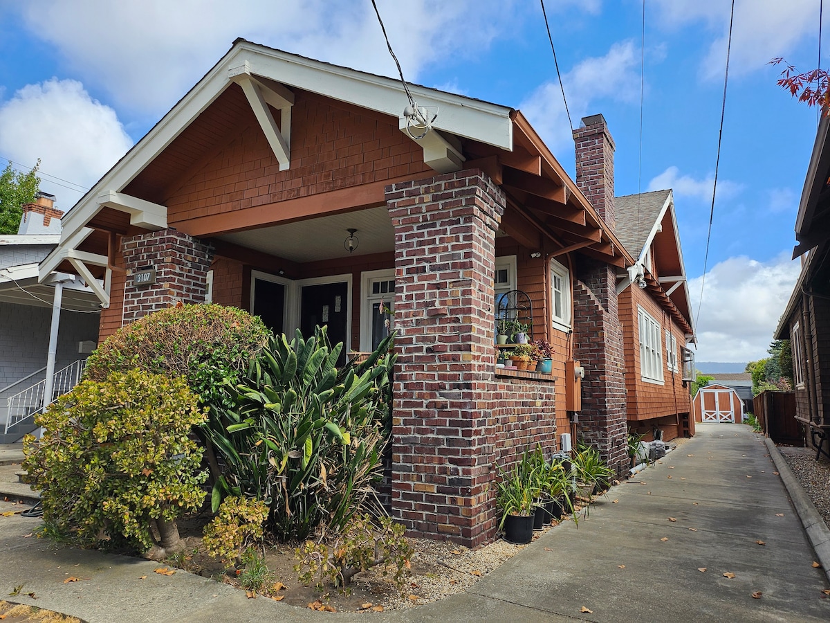 Charming old craftsman with 3 beds and 2 baths