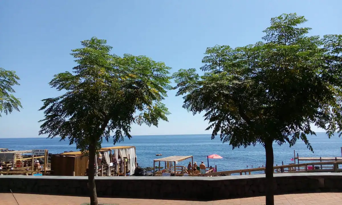 Sea front between Catania Etna and Taormina