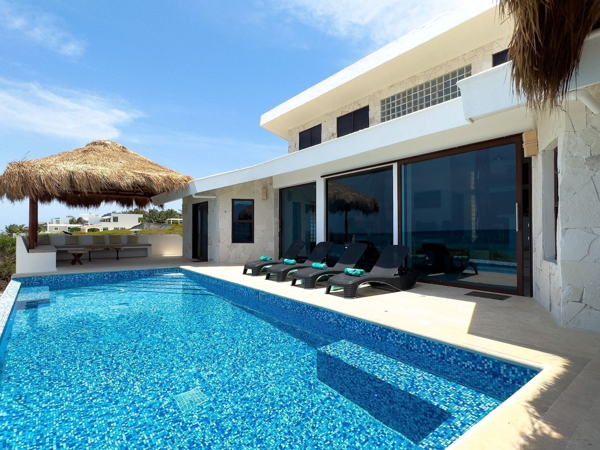 Stunning 4 Br Home on the Carribean Sea.