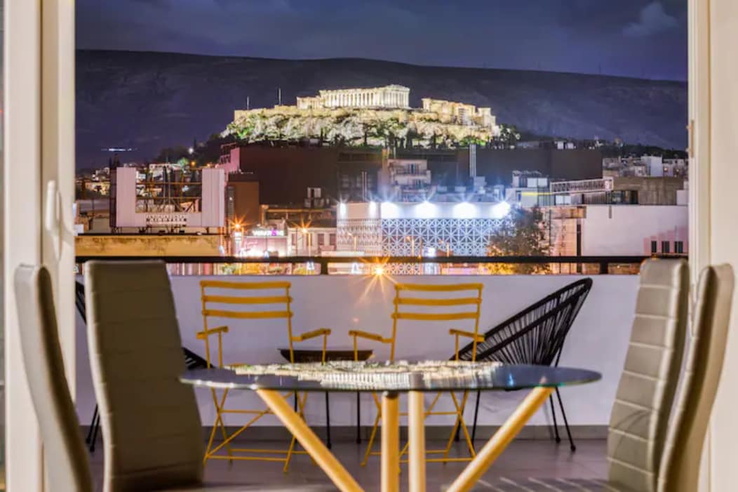 Acropolis Magical View Suite @ Metro Kerameikos