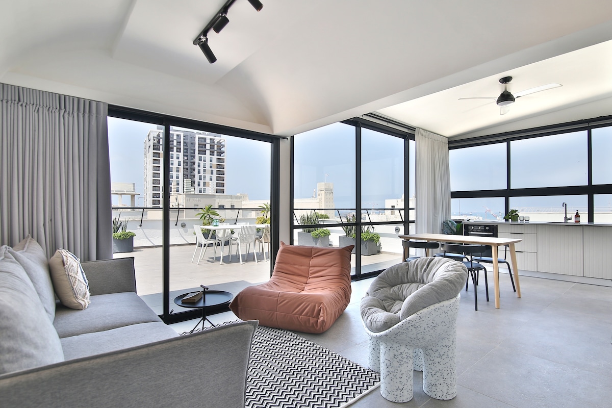 NEW! Unique Penthouse w/Huge Balcony & "WOW" Views