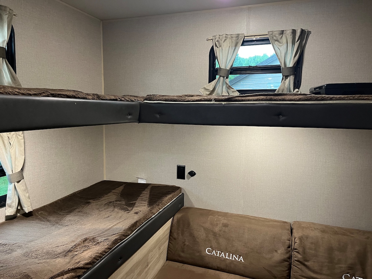 Shannon’s Catalina Legacy camper