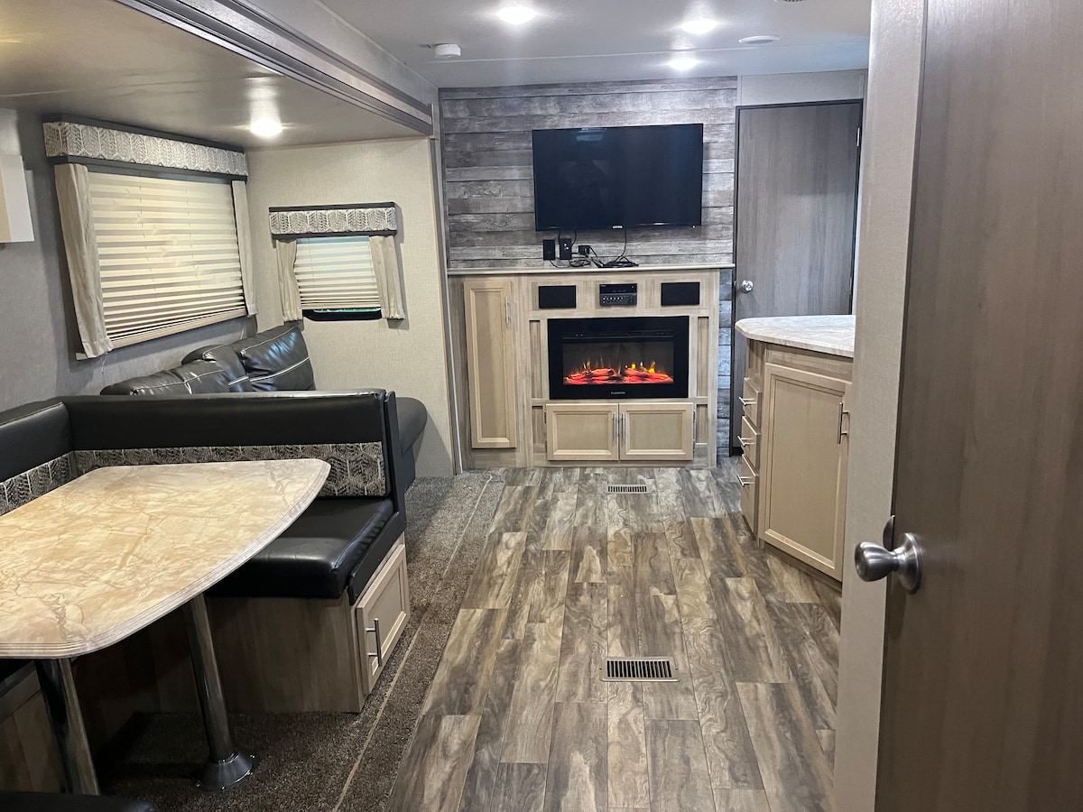 Shannon’s Catalina Legacy camper