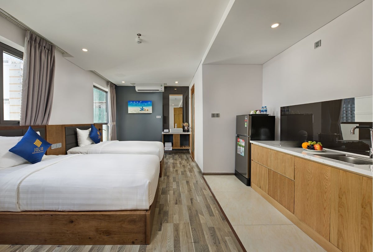 Jolia Hotel Danang Beach 31- Luxury Family Room
