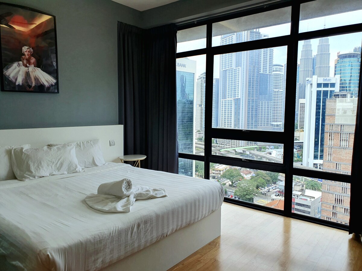 Stylish 2 Bedroom with KLCC view @Anggun Residence