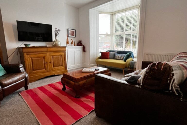 Lovely spacious house sleeps 8, newly refurbished.