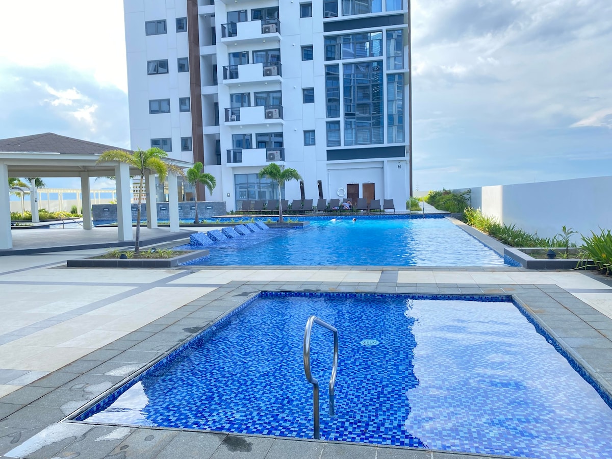 Beach+Pool Access+Near Airport+Fast WIFI+|Netflix