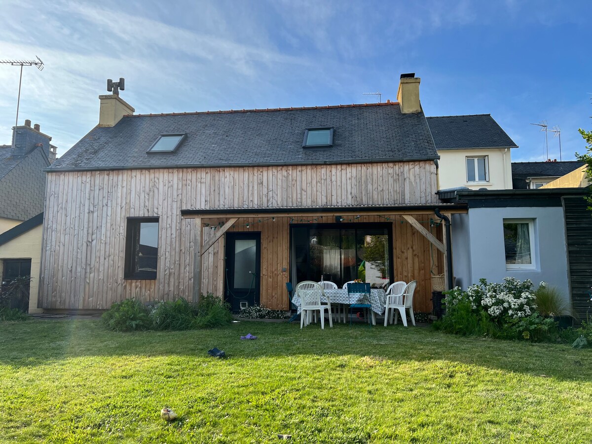 Maison avec jardin proche mer, équipement bébé