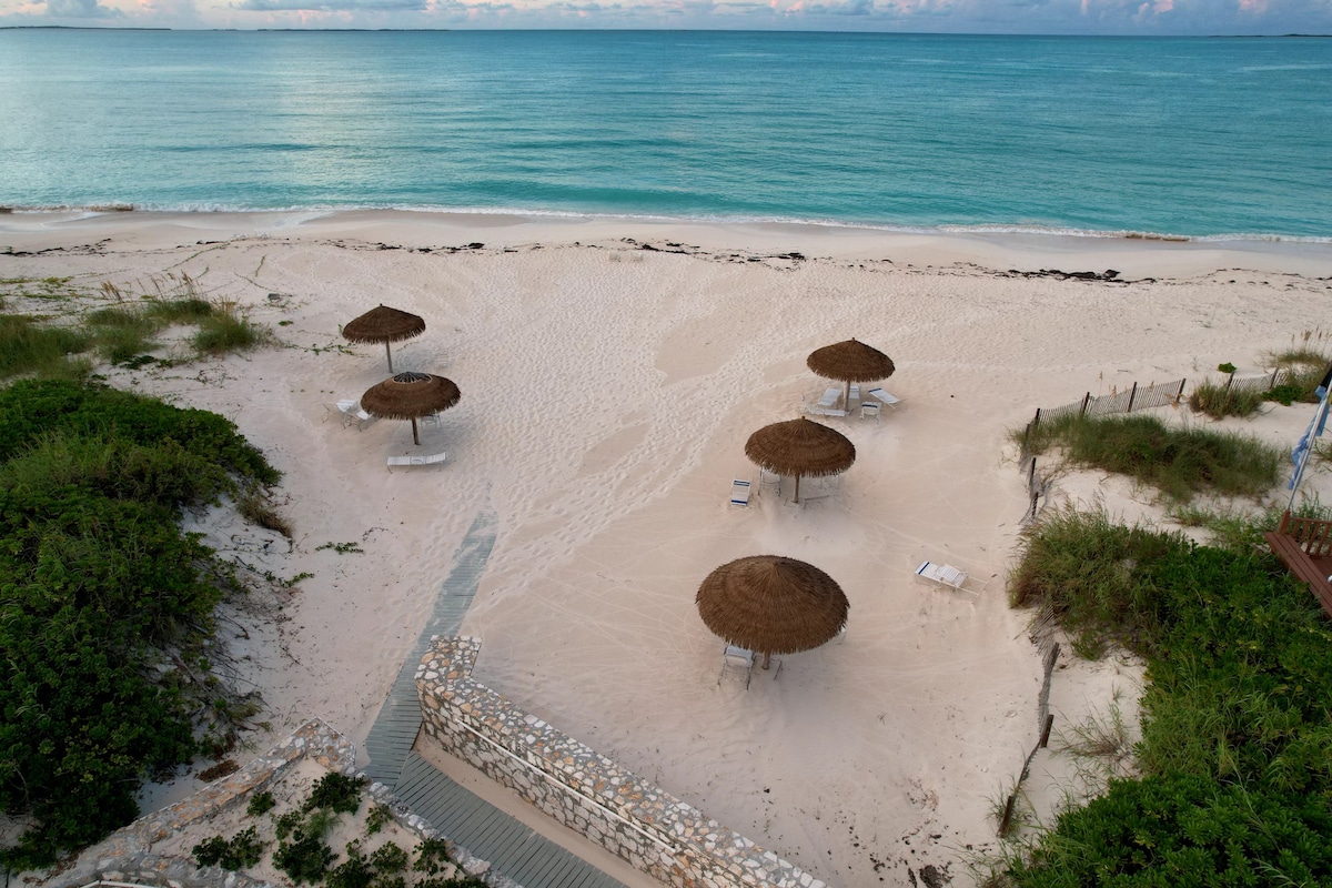 Bahamian Pine - Modern Beach Villa