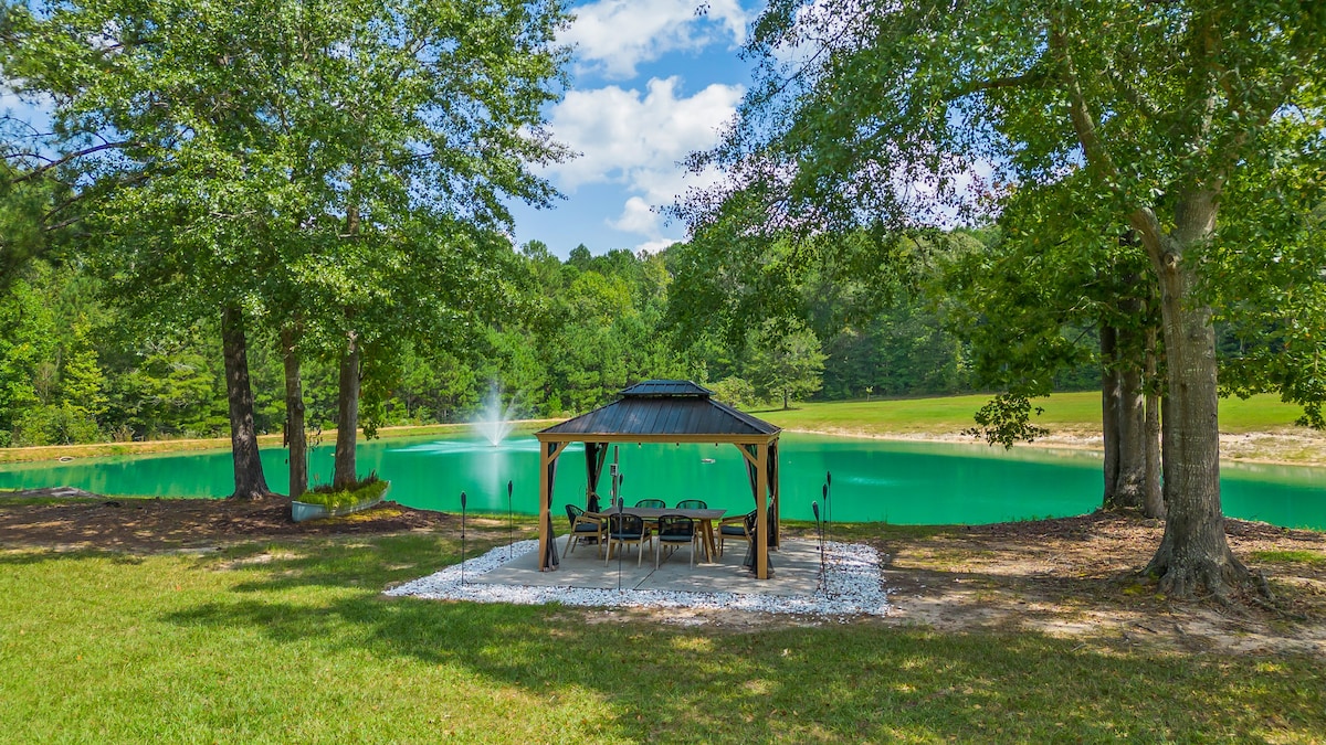 Private 30-Acre Family Retreat W/Pond & Firepit!