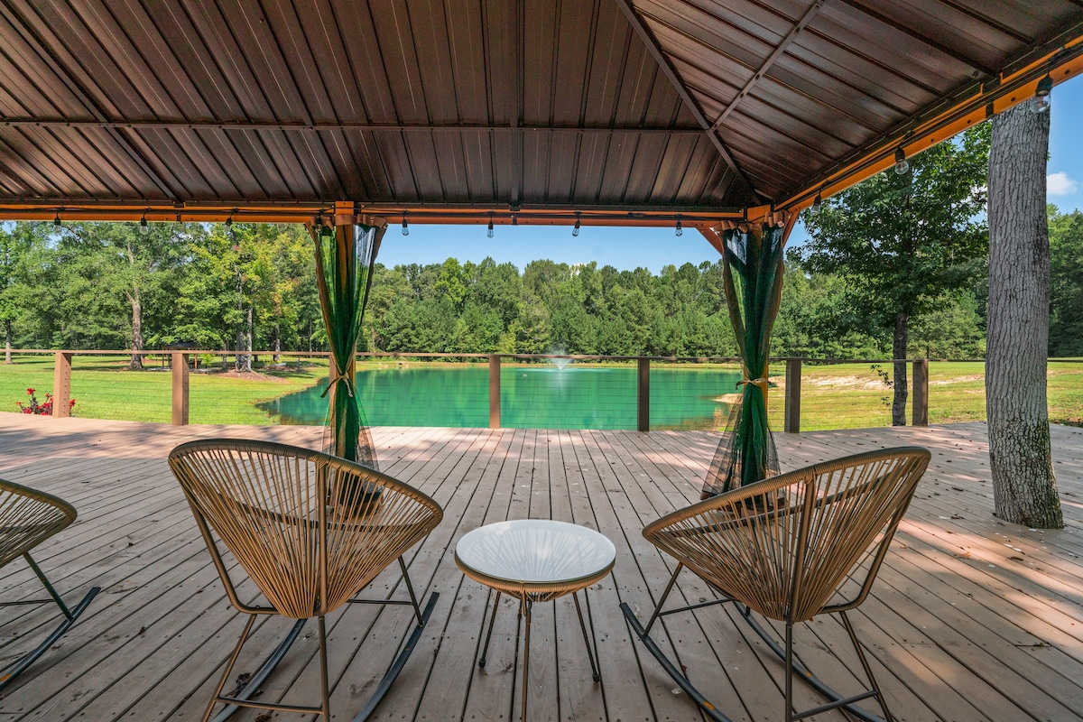 Private 30-Acre Family Retreat W/Pond & Firepit!